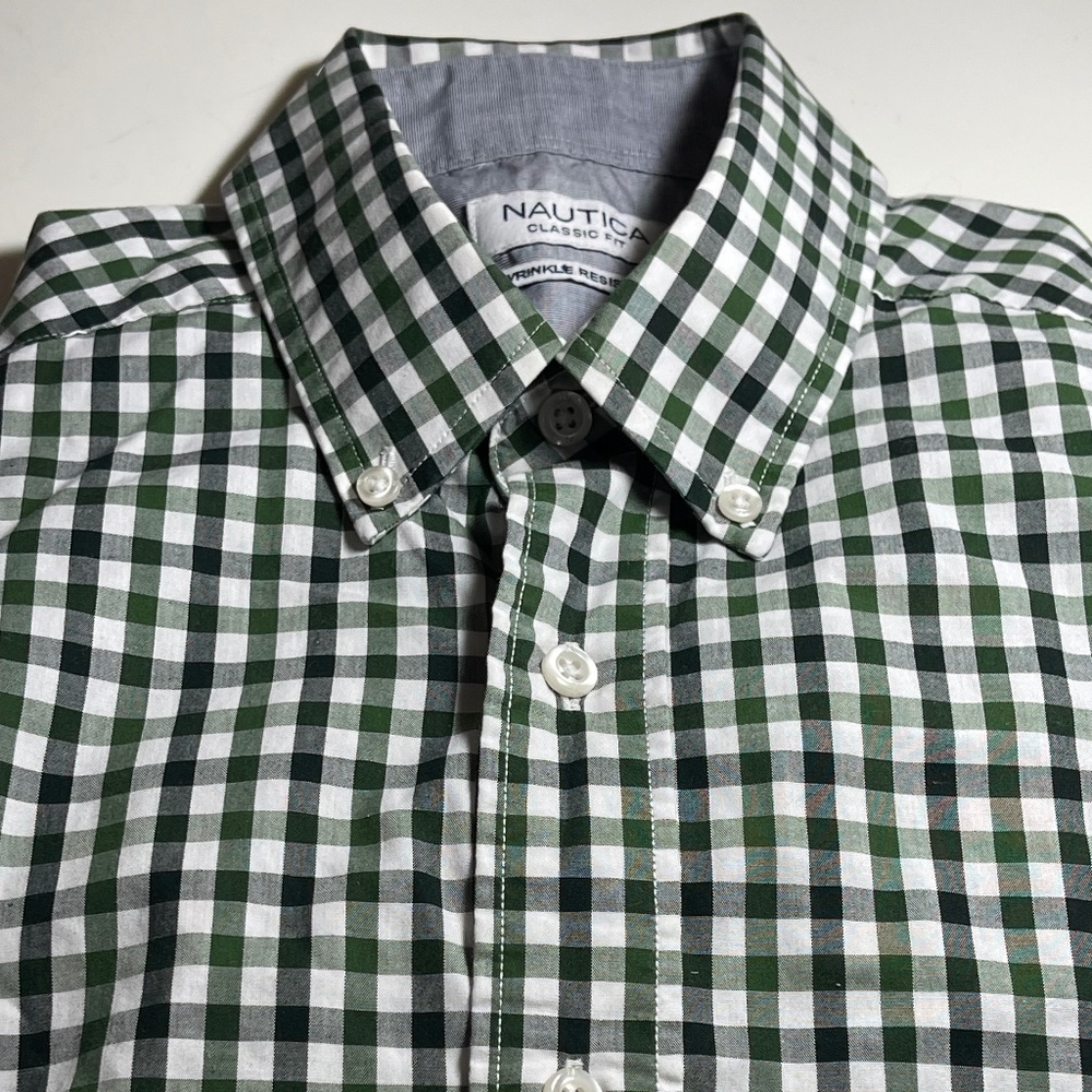 Nautica Classic Fit Men's Size S Wrinkle Resistant, Long Sleeve